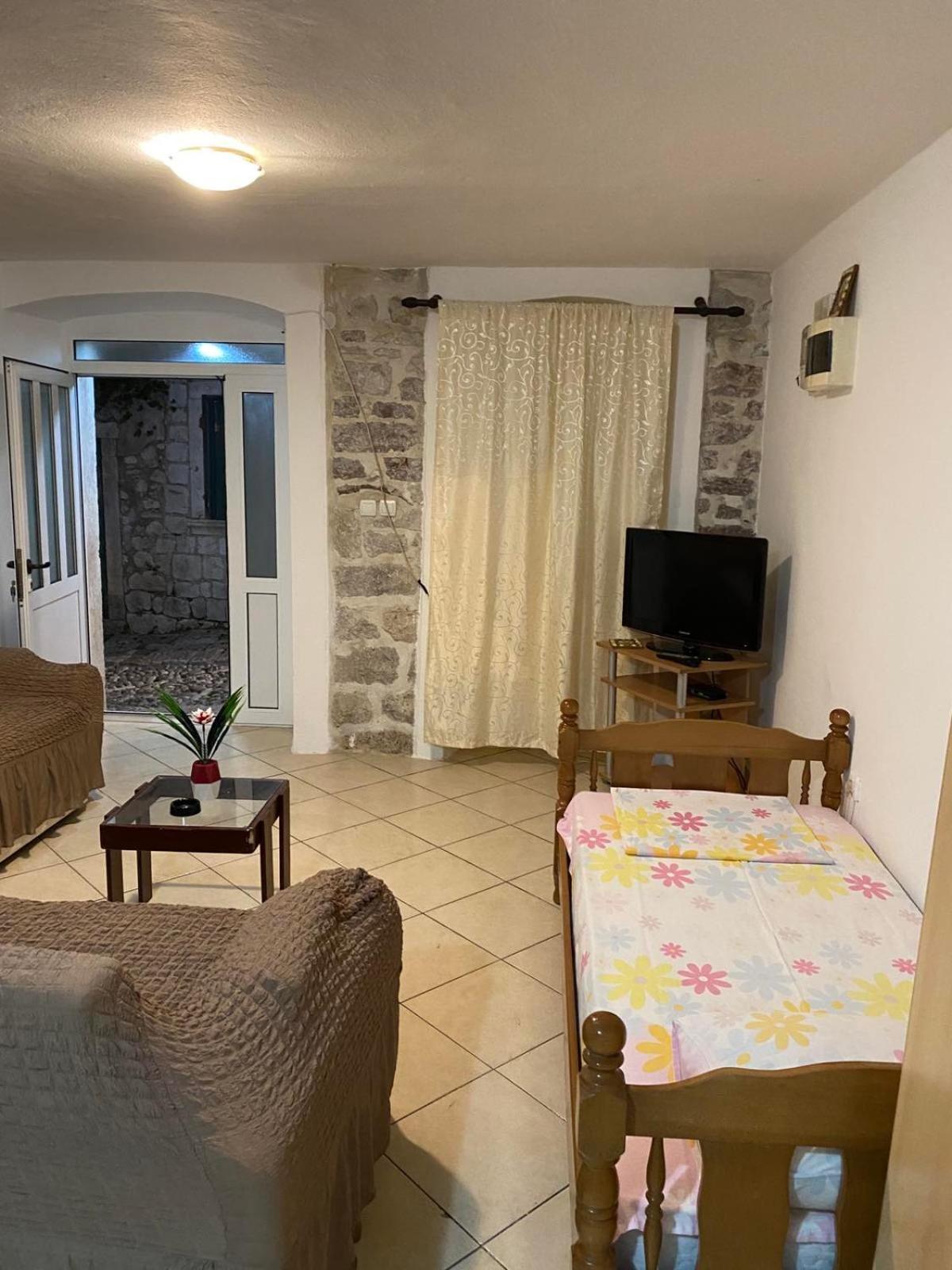 Pavle Apartmani Risan Bagian luar foto