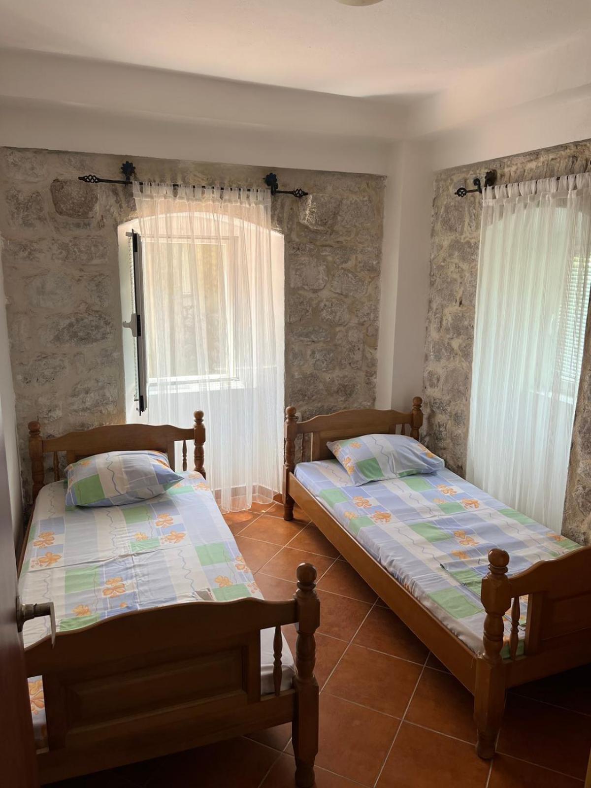 Pavle Apartmani Risan Bagian luar foto