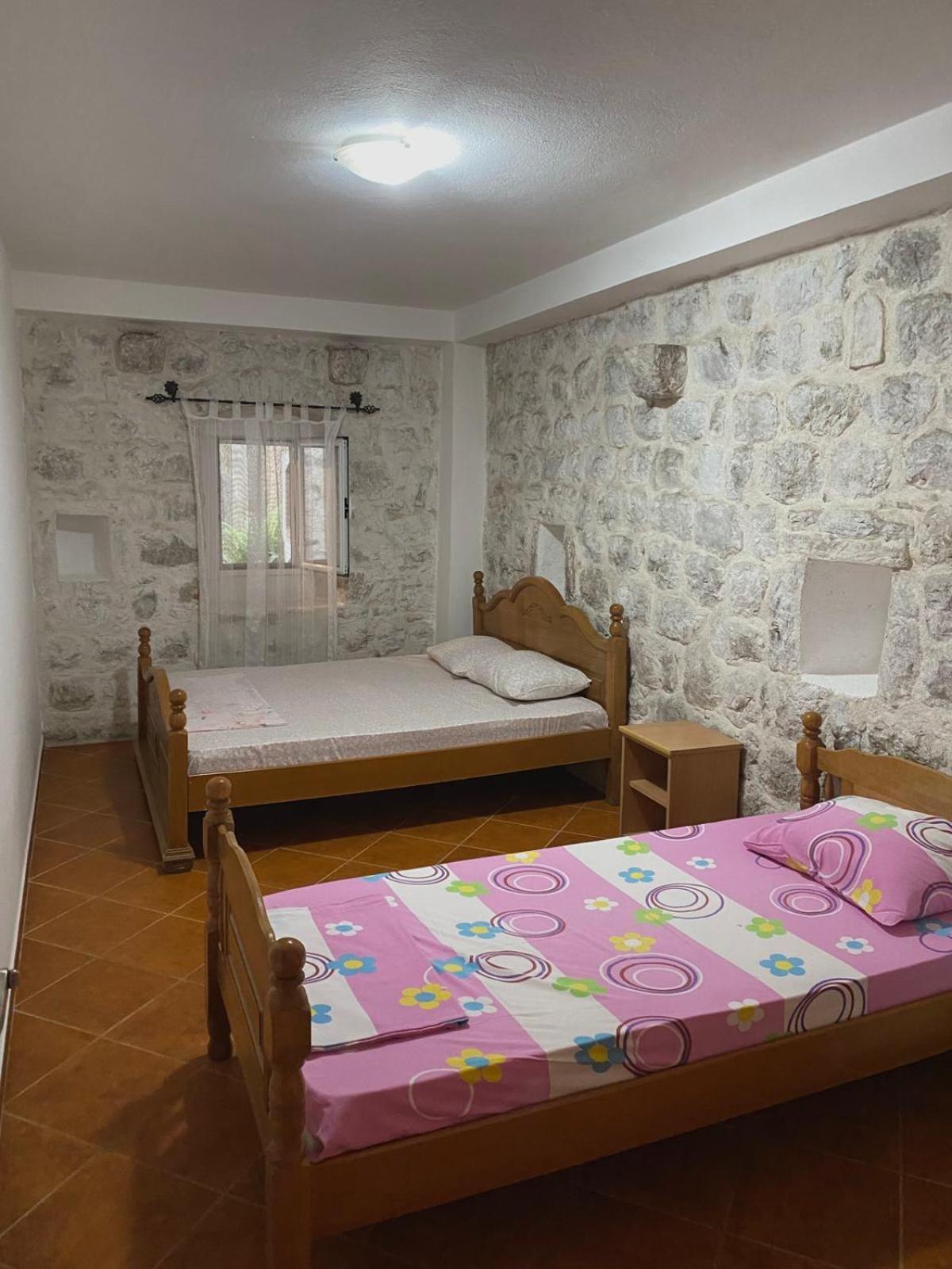 Pavle Apartmani Risan Bagian luar foto