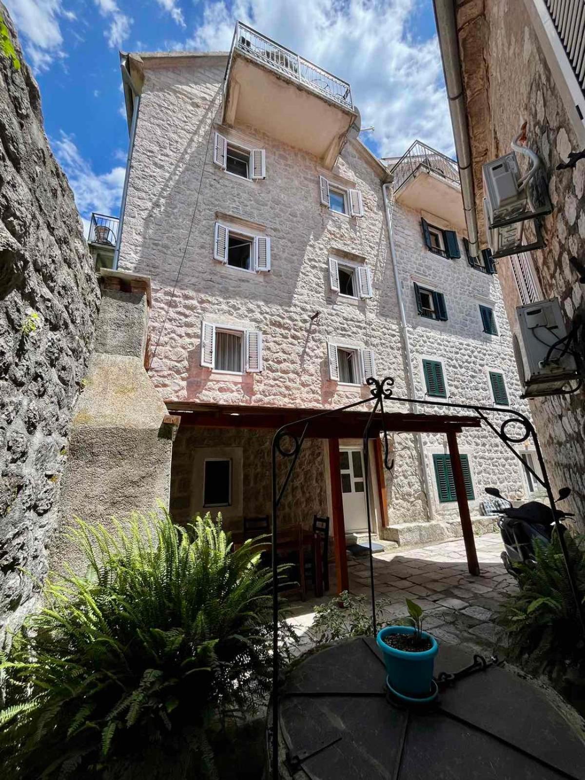 Pavle Apartmani Risan Bagian luar foto